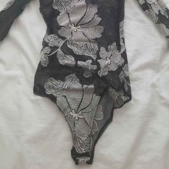 Fashion Nova Bodysuit Size S - Picture 2 of 7